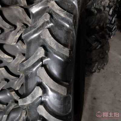 甲字農(nóng)用拖拉機(jī)輪胎12.4-28 人字花紋設(shè)計，加厚耐用，廠家直銷